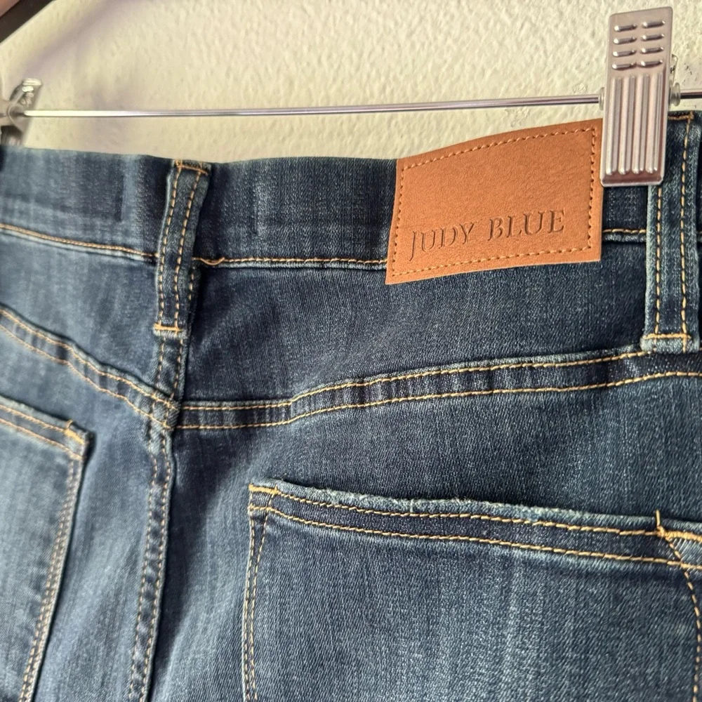 High Rise Judy Blue Influencer Slim Bootcut Viral  Blue Jeans 13/31 NEW Comfy - Picture 10 of 14